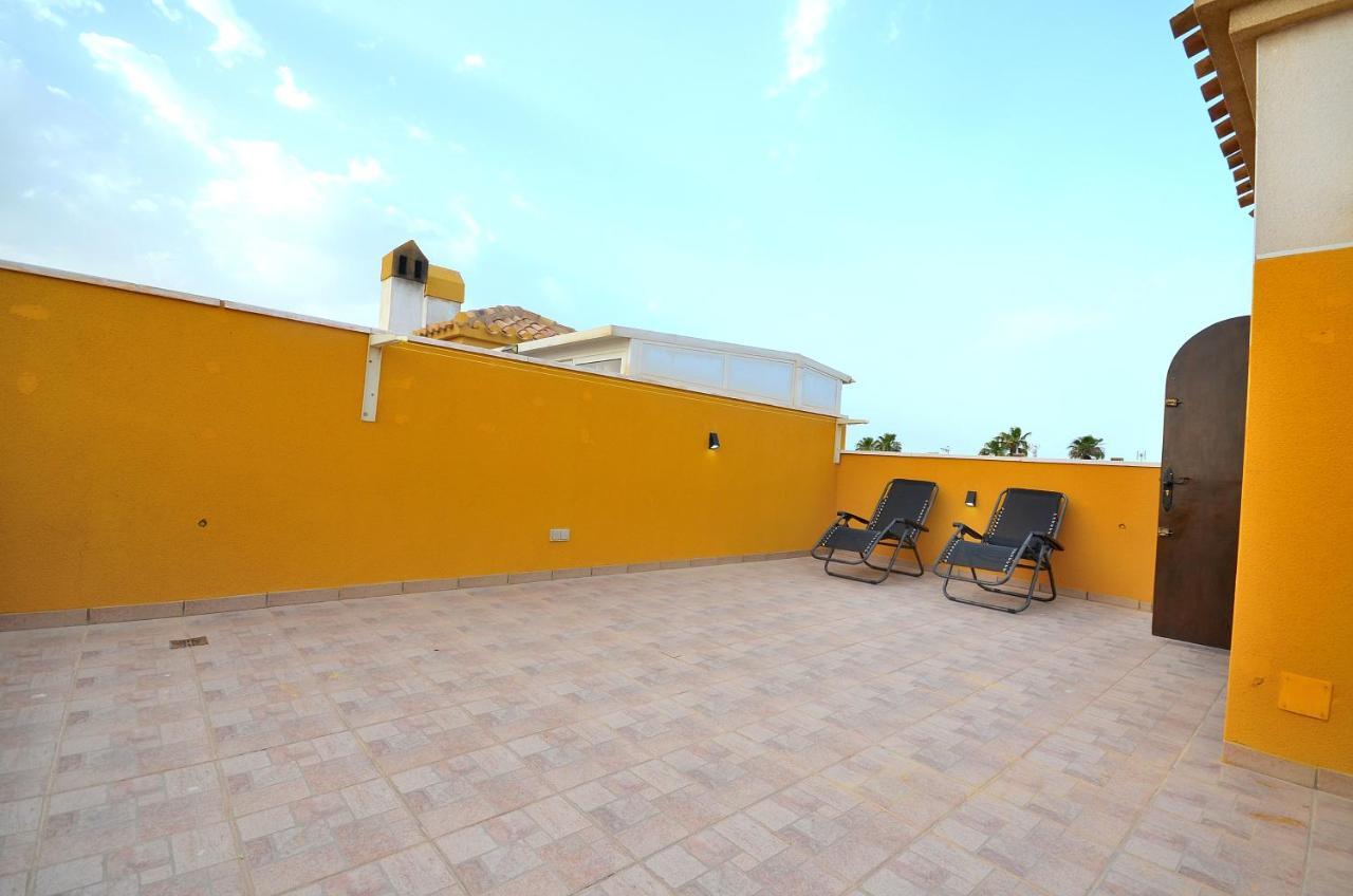 Agradable Adosado Con Piscina, Duchas Hidromasaje Villa Torrevieja Exteriör bild