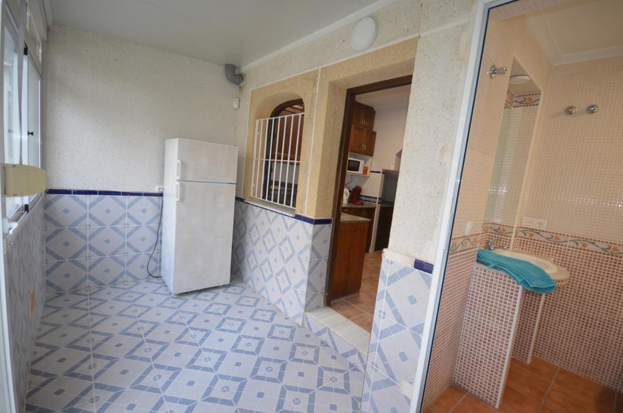 Agradable Adosado Con Piscina, Duchas Hidromasaje Villa Torrevieja Exteriör bild
