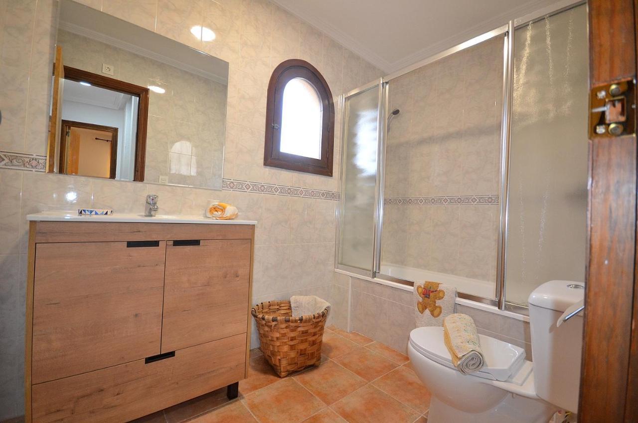 Agradable Adosado Con Piscina, Duchas Hidromasaje Villa Torrevieja Exteriör bild