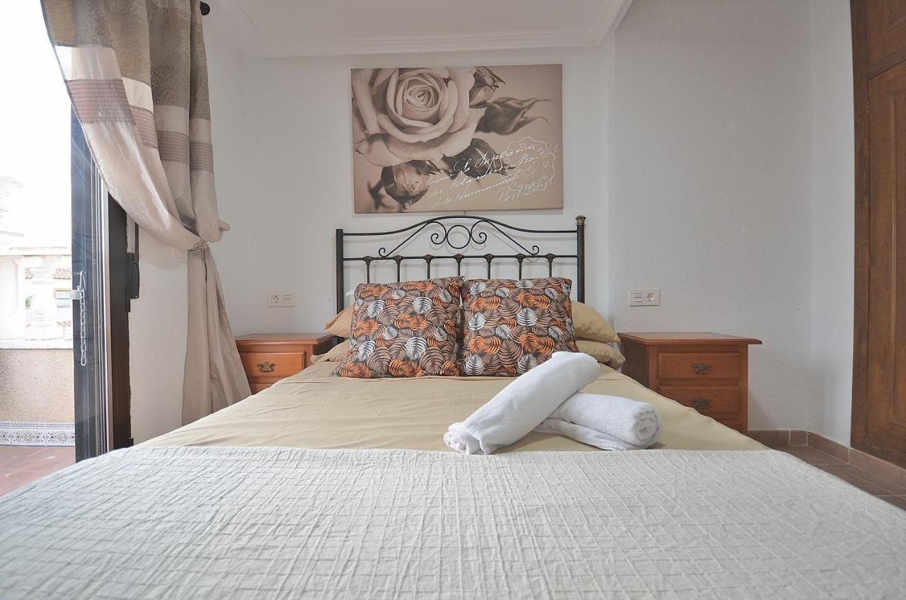 Agradable Adosado Con Piscina, Duchas Hidromasaje Villa Torrevieja Exteriör bild