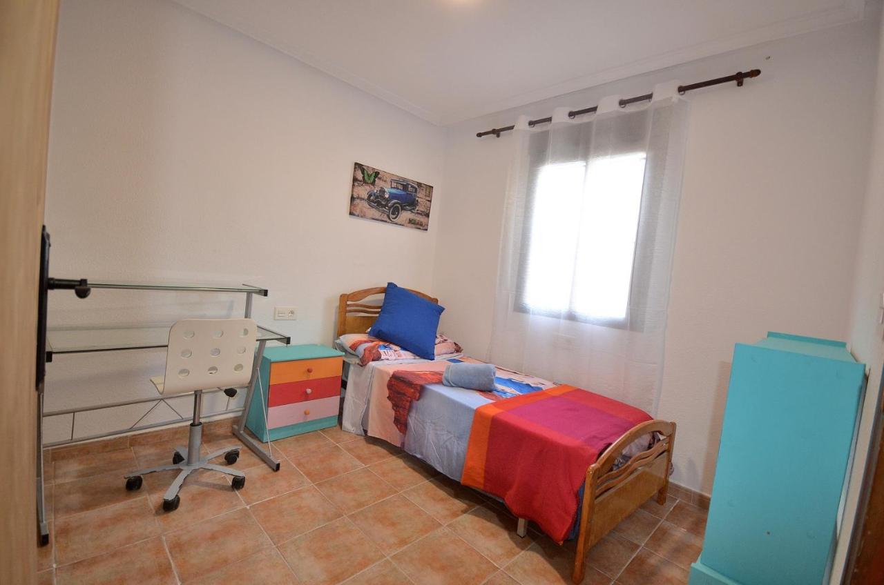 Agradable Adosado Con Piscina, Duchas Hidromasaje Villa Torrevieja Exteriör bild