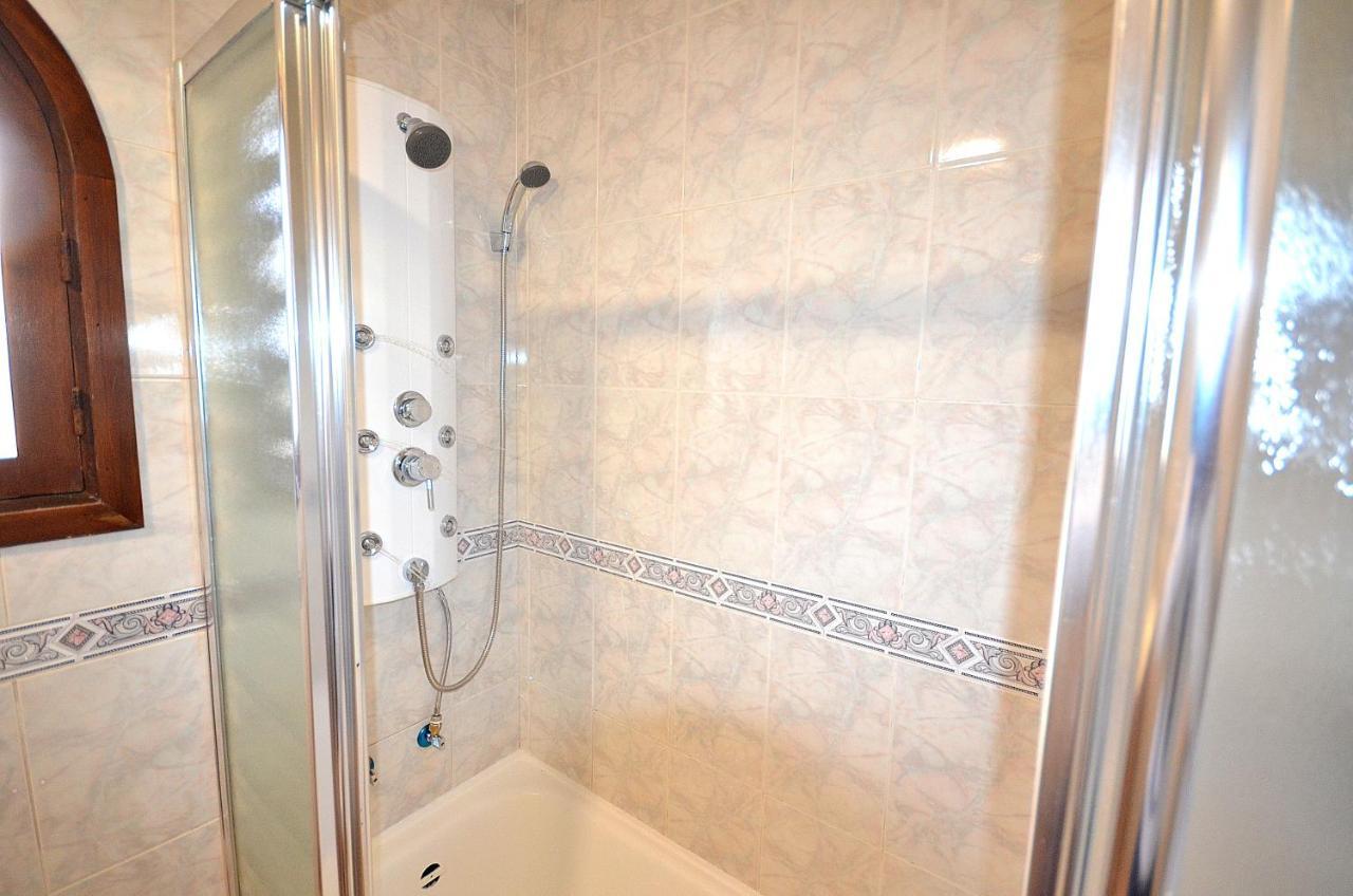 Agradable Adosado Con Piscina, Duchas Hidromasaje Villa Torrevieja Exteriör bild