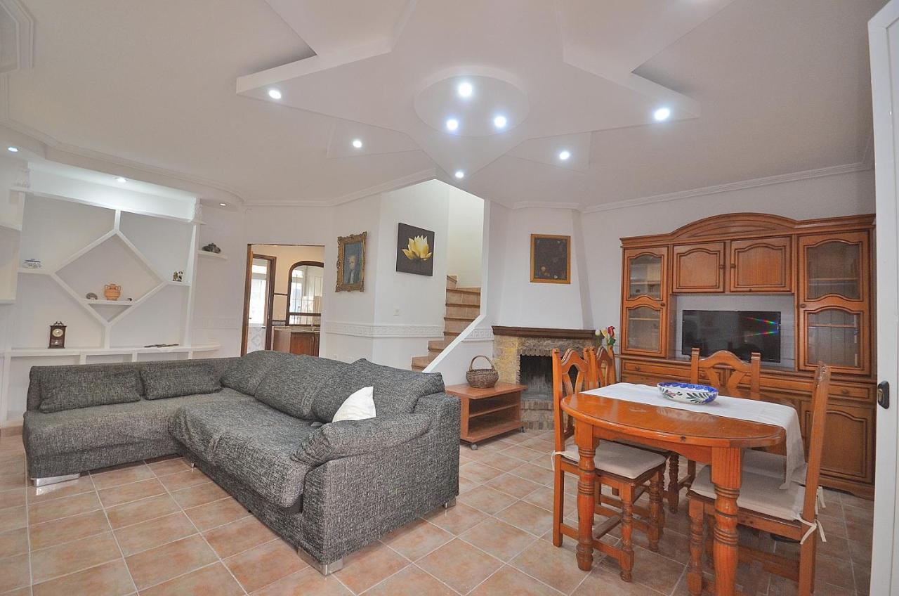 Agradable Adosado Con Piscina, Duchas Hidromasaje Villa Torrevieja Exteriör bild