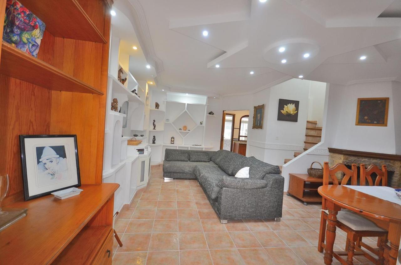 Agradable Adosado Con Piscina, Duchas Hidromasaje Villa Torrevieja Exteriör bild