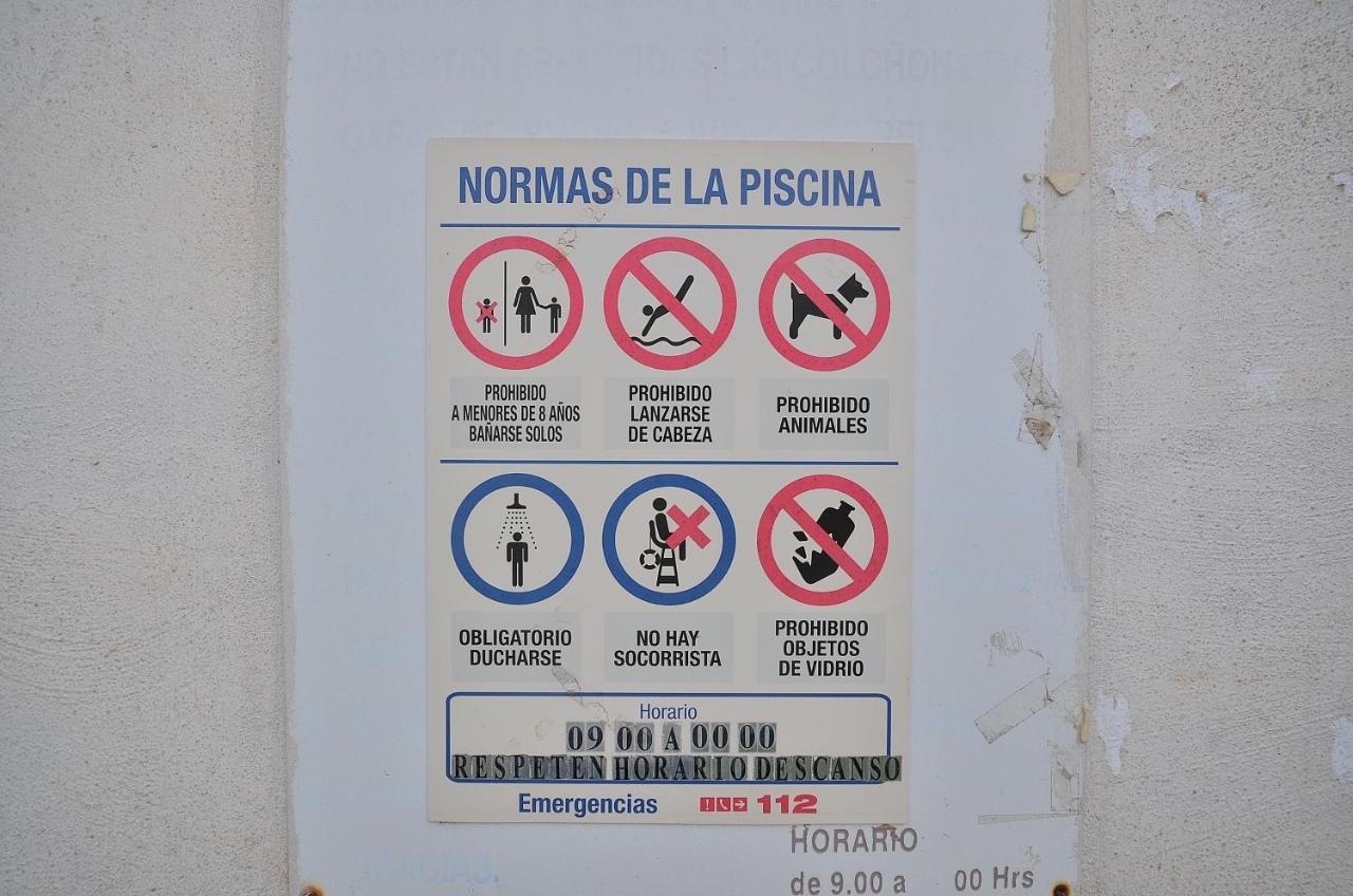Agradable Adosado Con Piscina, Duchas Hidromasaje Villa Torrevieja Exteriör bild